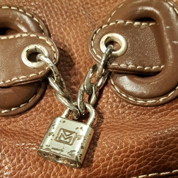 Michael Kors Tan Leather Shoulder Bag (Silver Hardware) - Picture 2 of 4